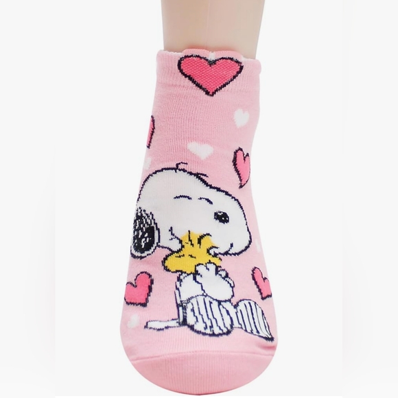 🥜Snoopy Character Socks Bundle of 4! - Picture 6 of 8